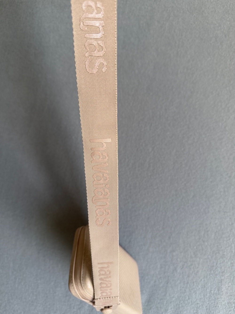 Havaianas Compact Crossbody Phone Pouch in Beige - Picture 5 of 8